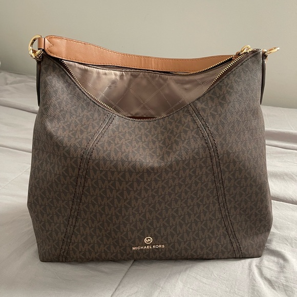 Michael Kors large sienna logo bag. Like new. No flaws - Picture 6 of 8